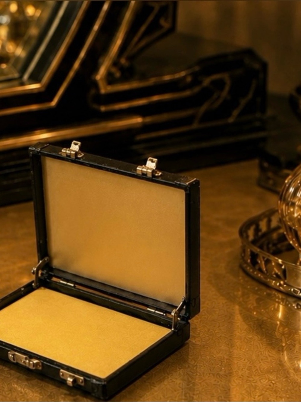 Custom Design Fine Art Credit ID Card Case Briefcase Original Black Leather Gold